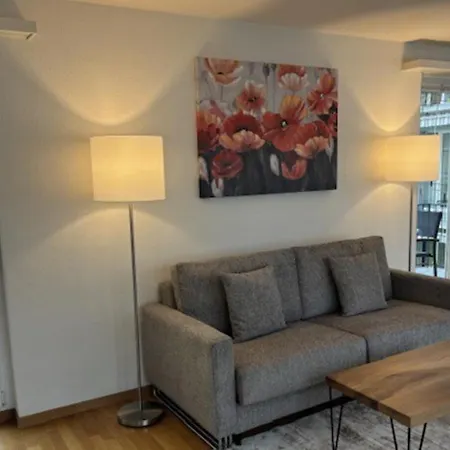 Executive 1 Bedroom In The Center - D11 *